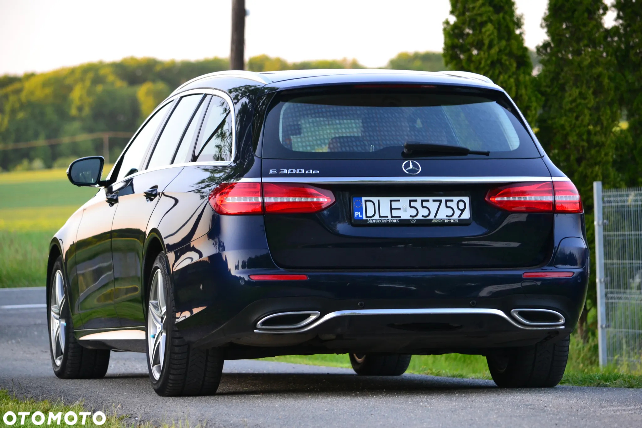 Mercedes-Benz Klasa E 300 de AMG - 11