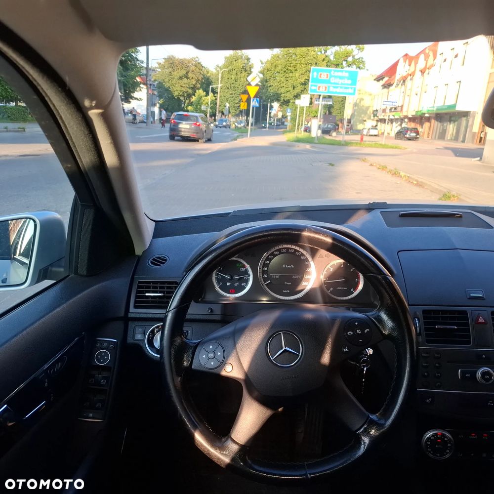 Mercedes-Benz Klasa C 220 CDI BlueEff Avantgarde - 5