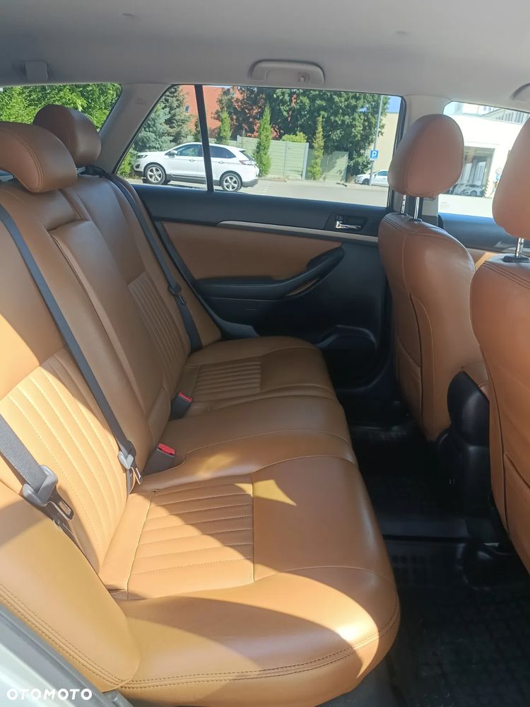 Toyota Avensis - 9