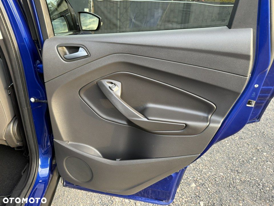 Ford Kuga 1.5 EcoBoost 2x4 Titanium - 33