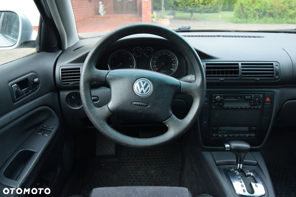 Volkswagen Passat 1.9 TDI Comfortline Tiptr - 11