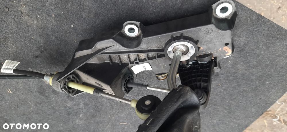 WYBIERAK Mieszek gałka  dźwignia zmiany biegów Ford Focus Mk2 8m5r7c453 9m5r-7e395 fd - 2