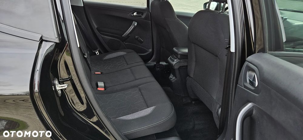 Peugeot 2008 1.6 BlueHDi Allure - 9