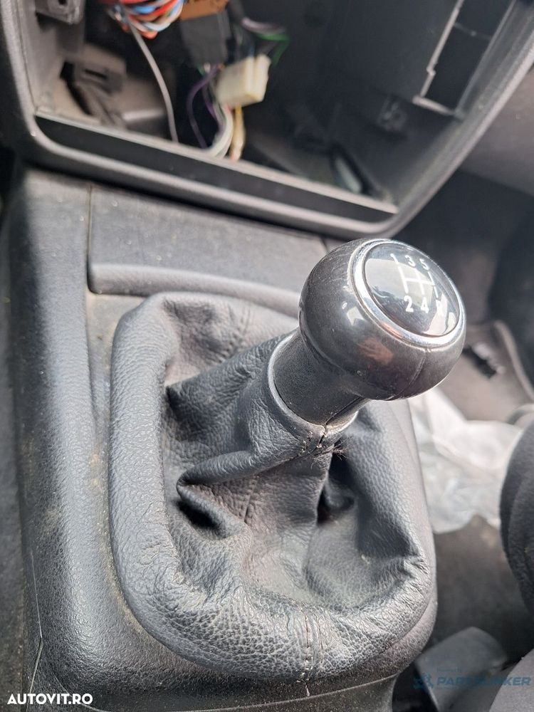 Nucă/manșon schimbător de viteze VOLKSWAGEN PASSAT 3B3 2000 1.9 TDI AWX 96KW|130HP 2000 - 2