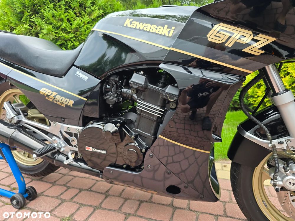 Kawasaki GPZ - 24