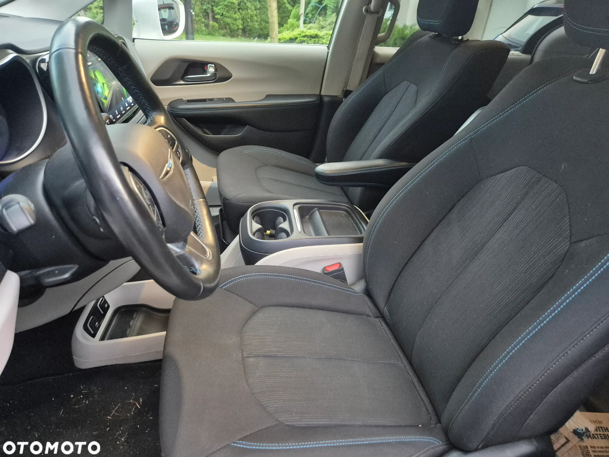 Chrysler Pacifica - 23