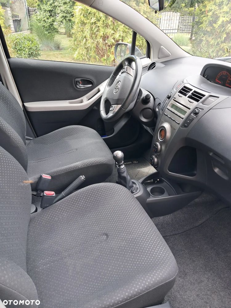 Toyota Yaris 1.33 Dynamic - 10