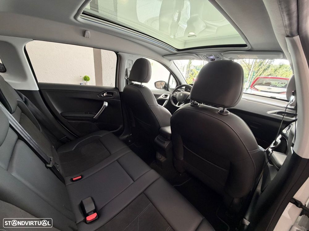 Peugeot 2008 1.2 PureTech Allure Pack EAT8 - 10