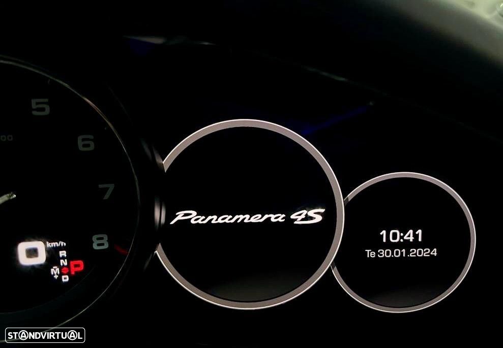 Porsche Panamera 4 S - 34