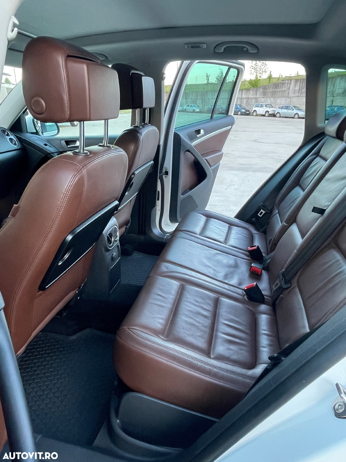 Volkswagen Tiguan 2.0 TDI DPF BlueMotion Technology Sport & Style - 8
