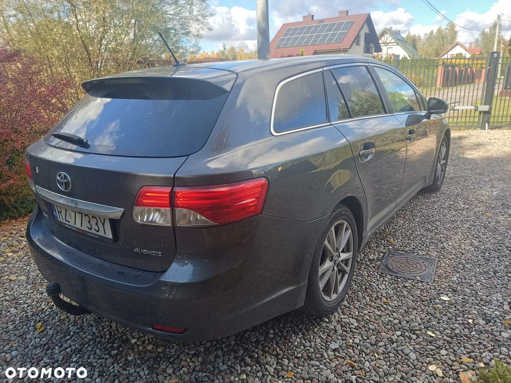 Toyota Avensis - 4