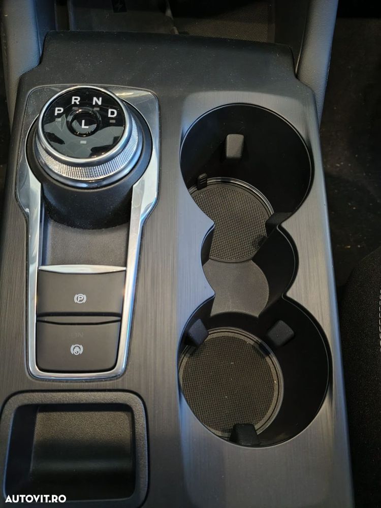 Ford Kuga 1.5 EcoBoost A8 FWD Titanium - 6