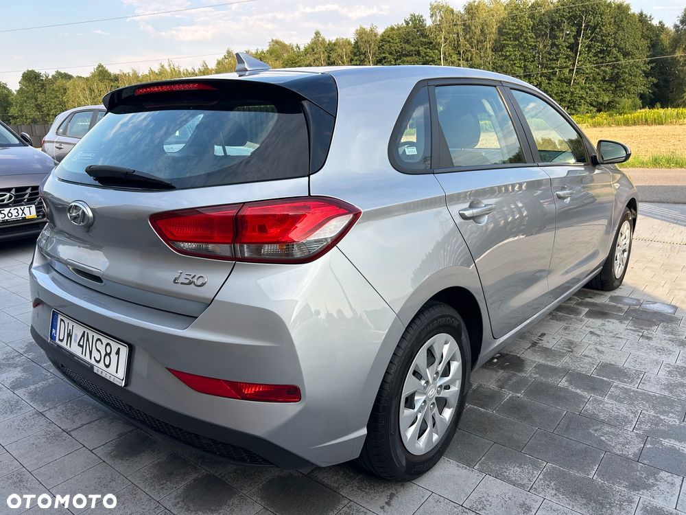 Hyundai i30 1.5 DPI Classic + - 5
