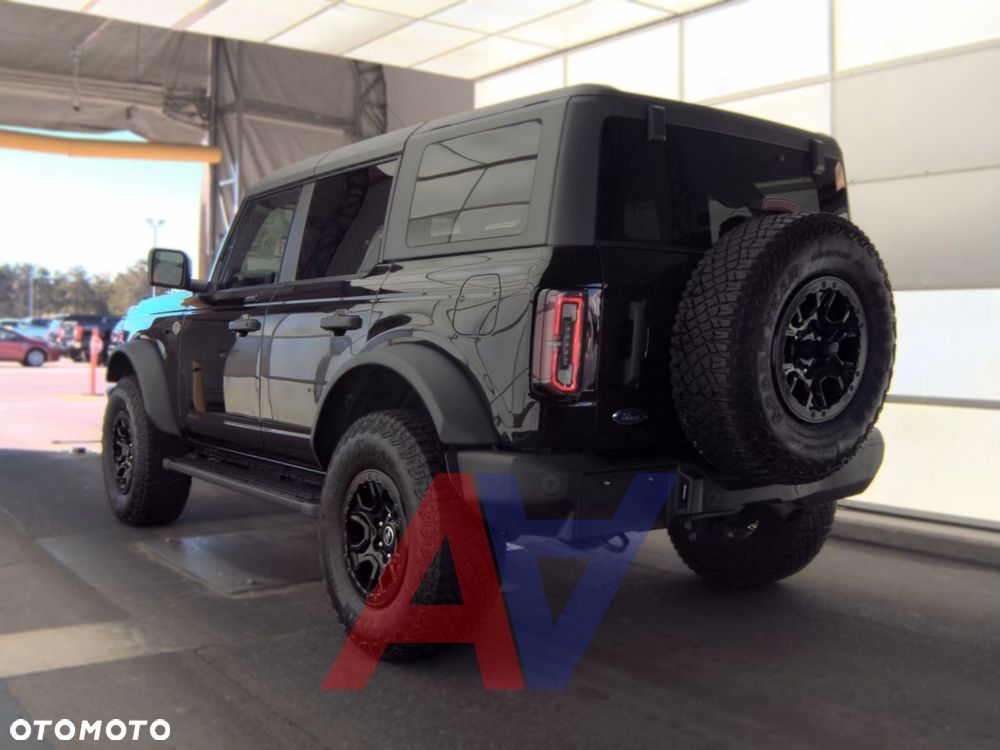 Ford Bronco - 5