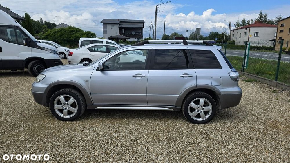 Mitsubishi Outlander - 8