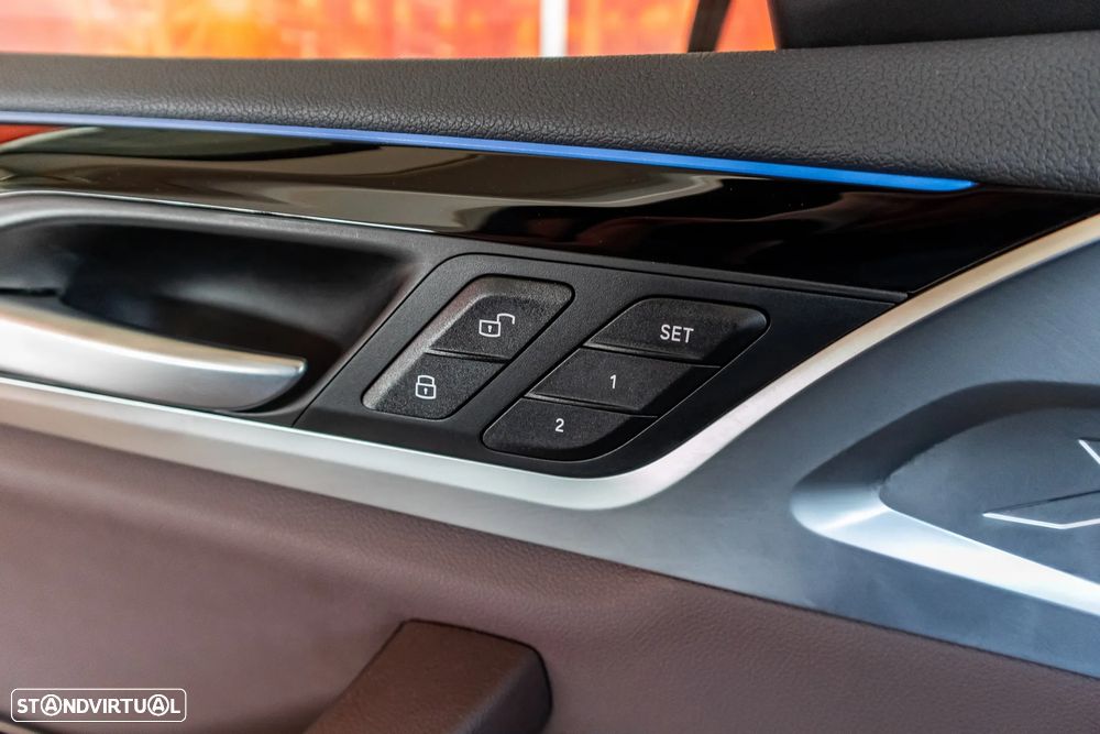 BMW iX3 Inspiring - 12