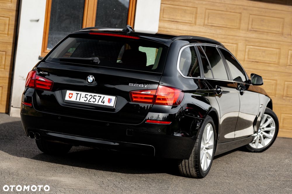BMW Seria 5 528i xDrive Sport-Aut - 8