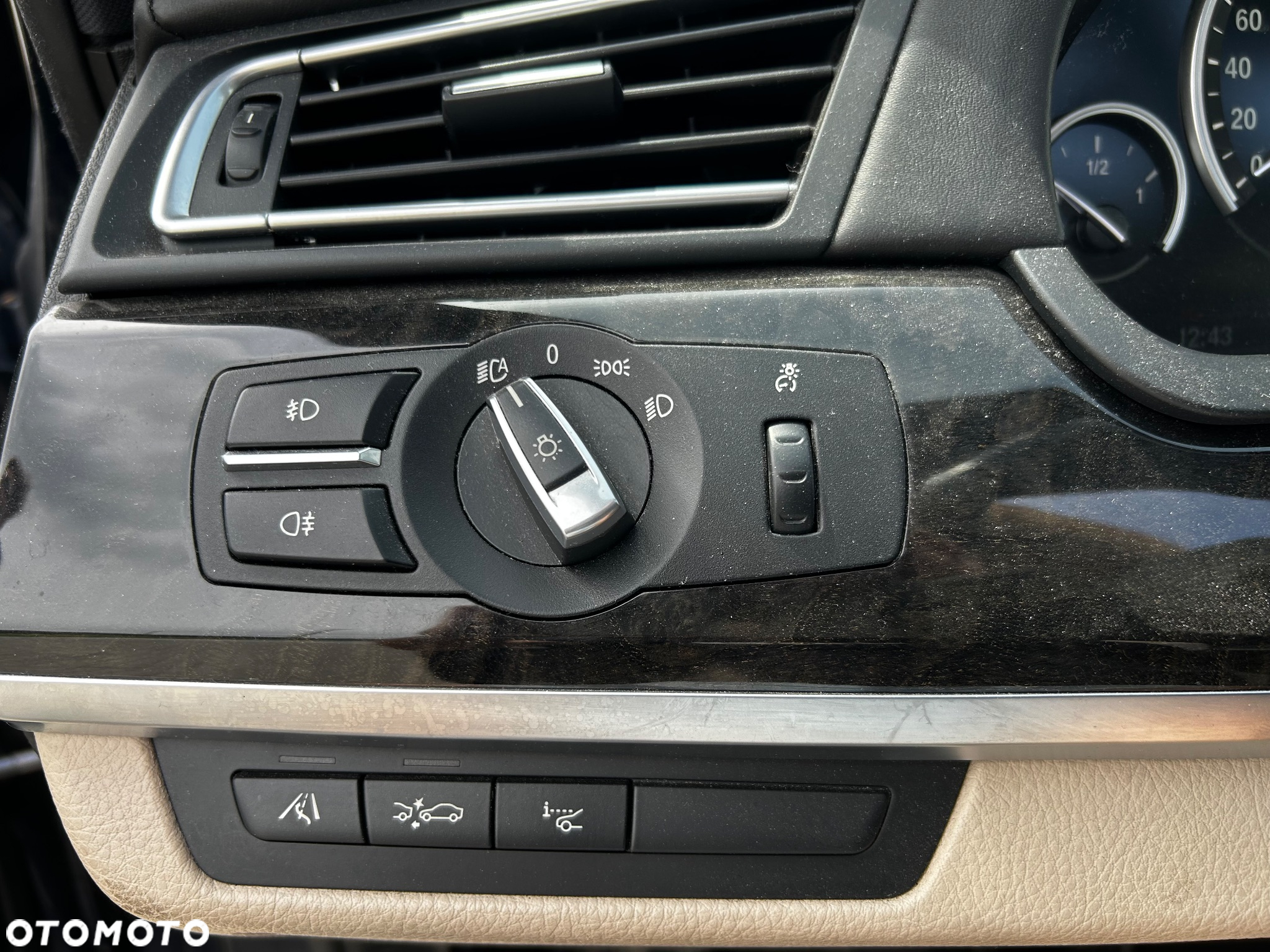 BMW Seria 7 750i L xDrive - 12