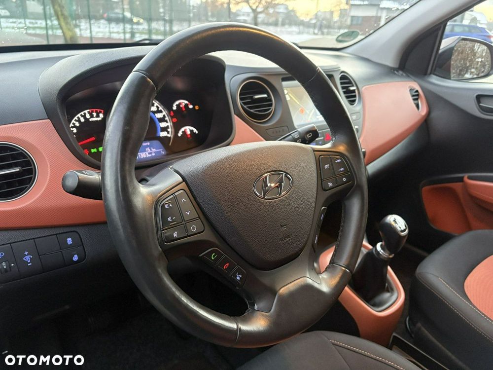 Hyundai i10 1.0 Fifa World Cup Edition - 19