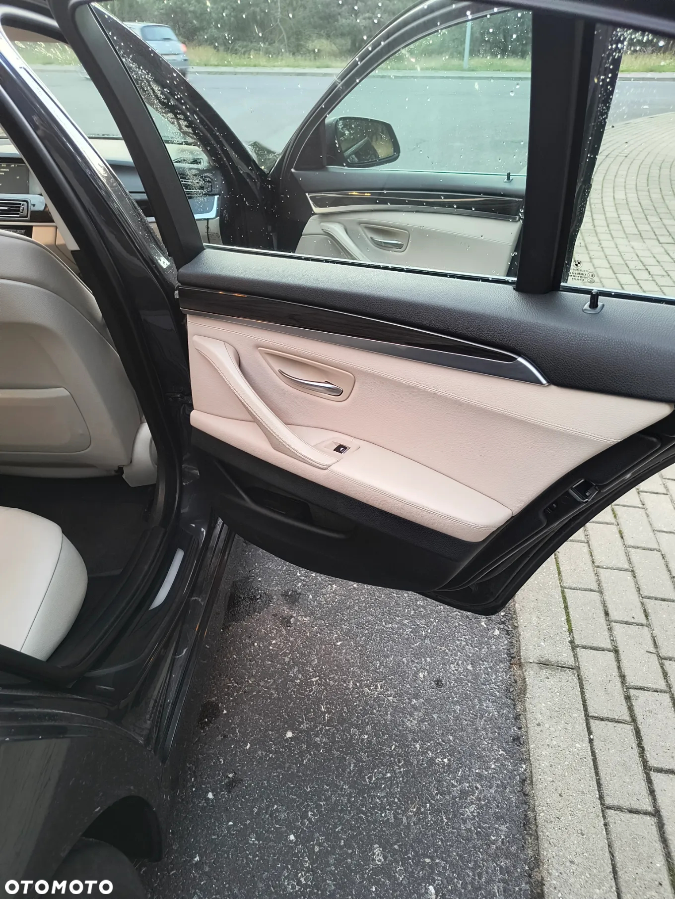 BMW Seria 5 528i xDrive - 7