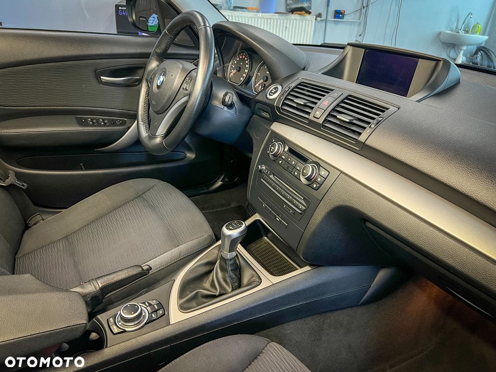 BMW Seria 1 116d - 32