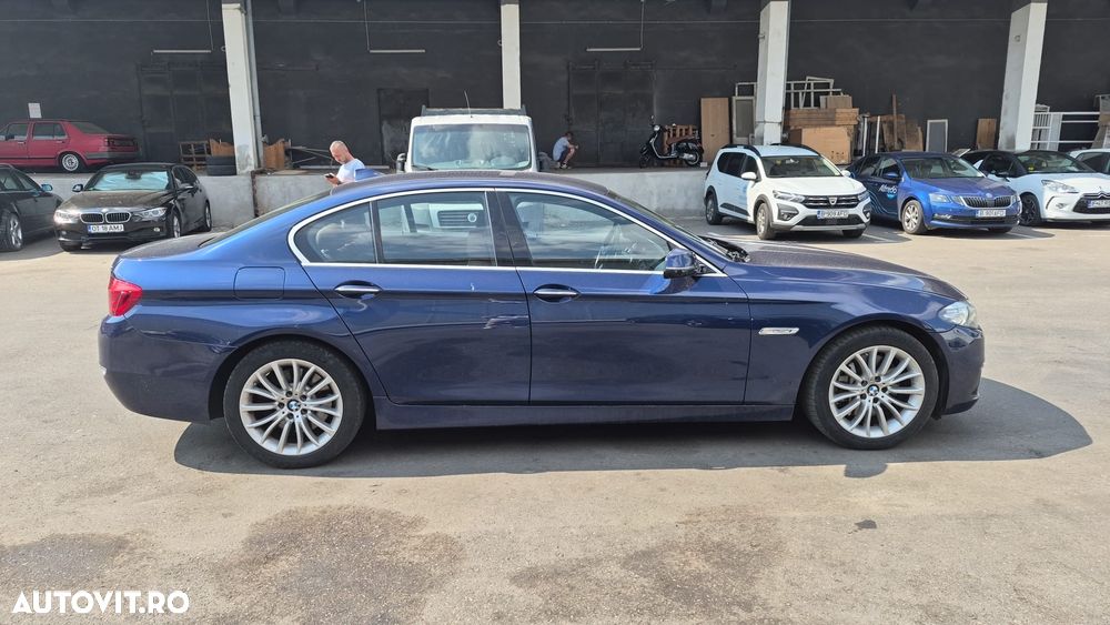 BMW Seria 5 530d xDrive AT - 2