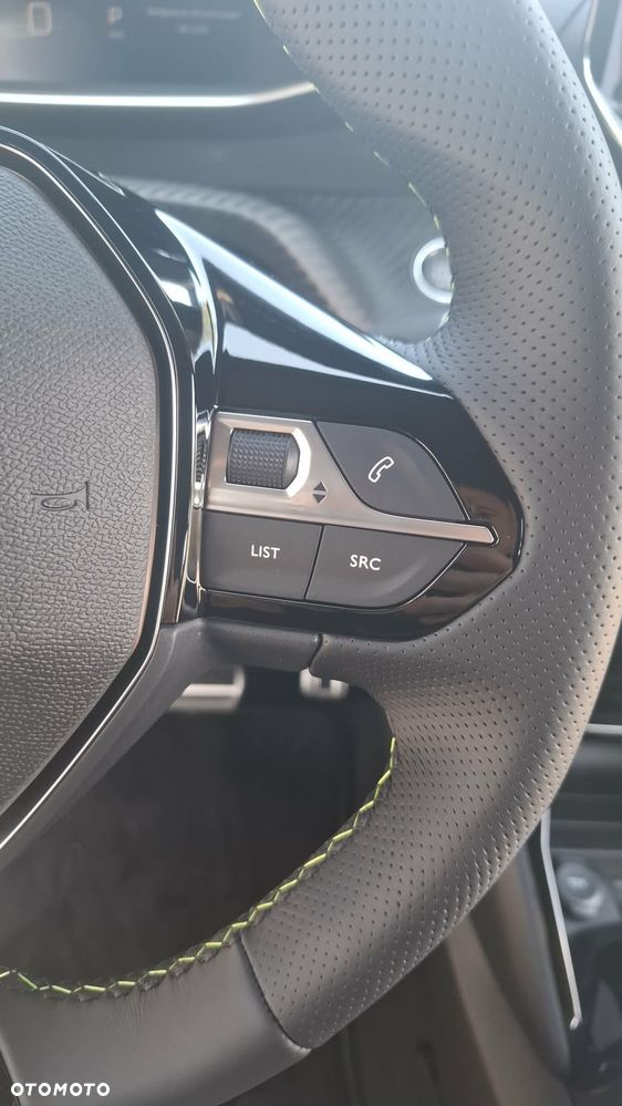 Peugeot 208 - 13