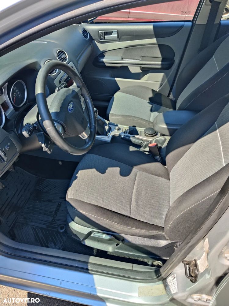 Ford Focus 1.6 TDCi Ambiente - 12