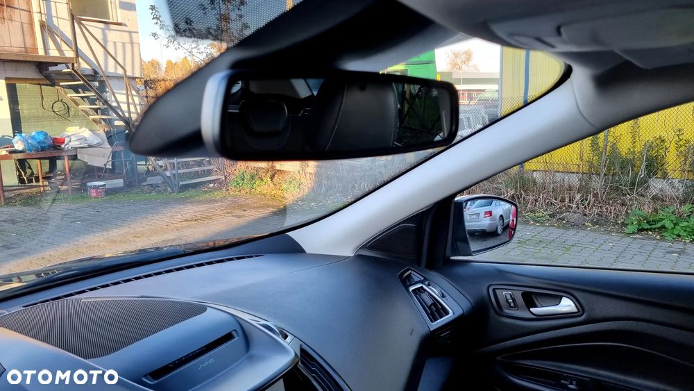 Ford Kuga 2.0 TDCi 2x4 Titanium - 37