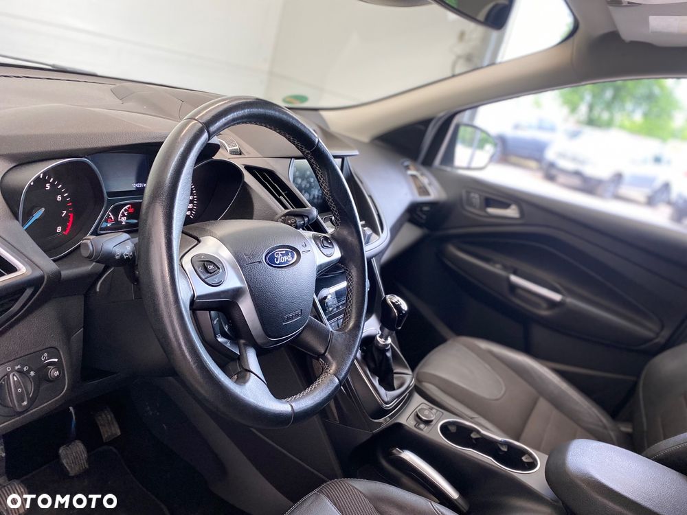 Ford Kuga 1.5 EcoBoost 2x4 Titanium - 23