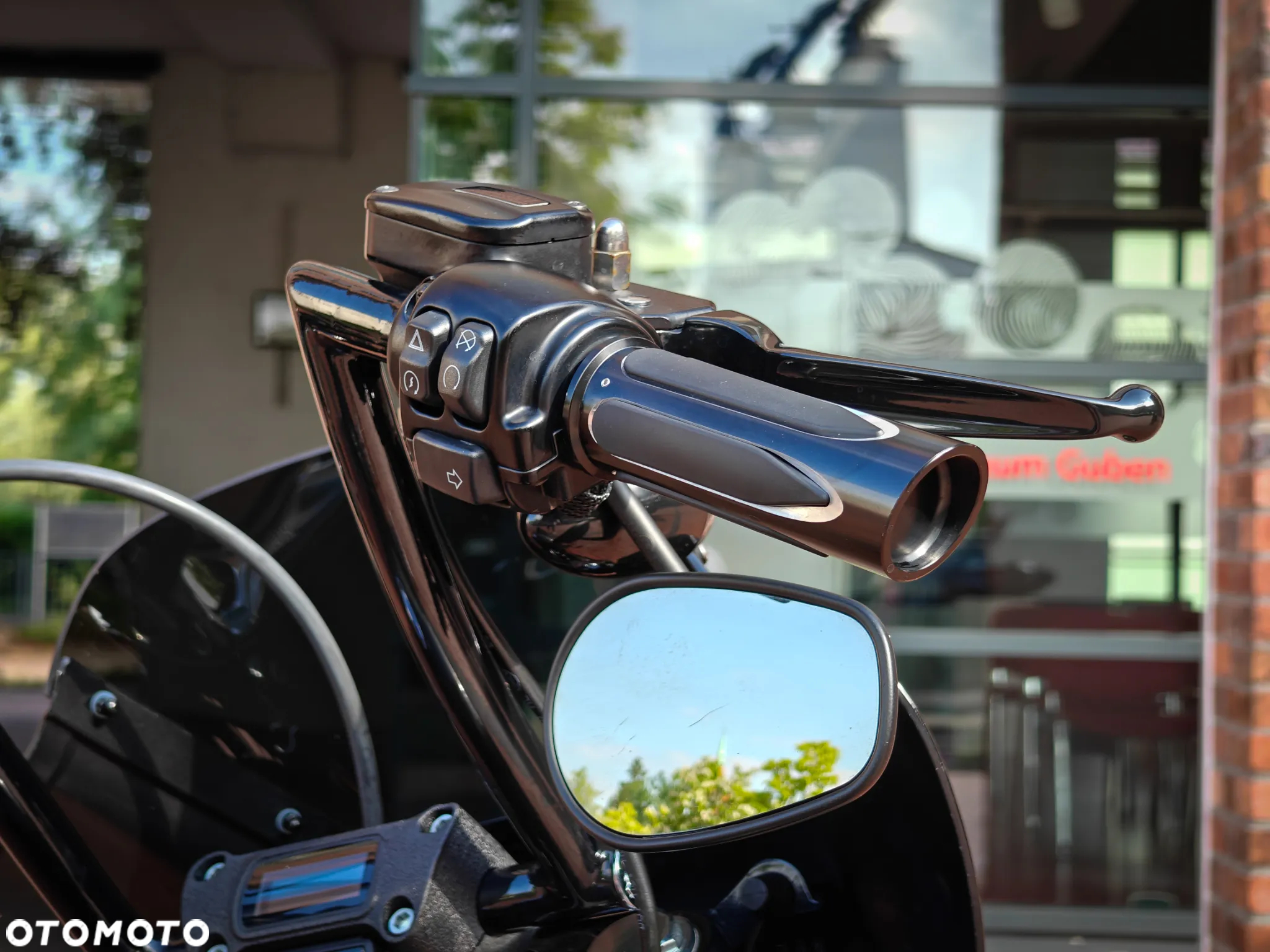 Harley-Davidson Softail Street Bob - 15