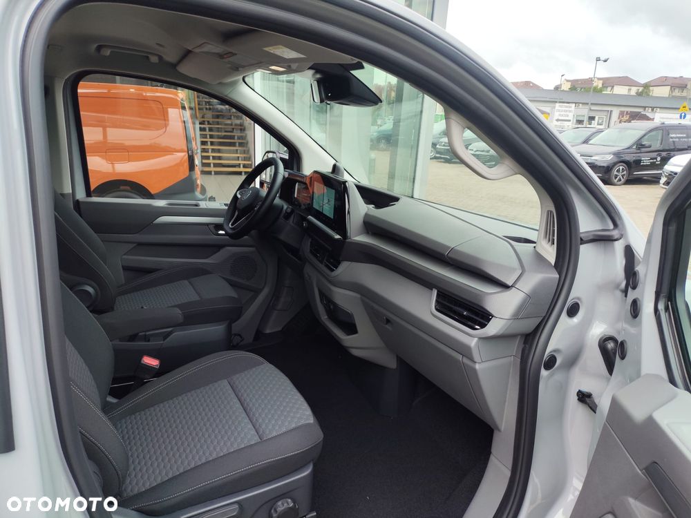 Volkswagen Caravelle - 10
