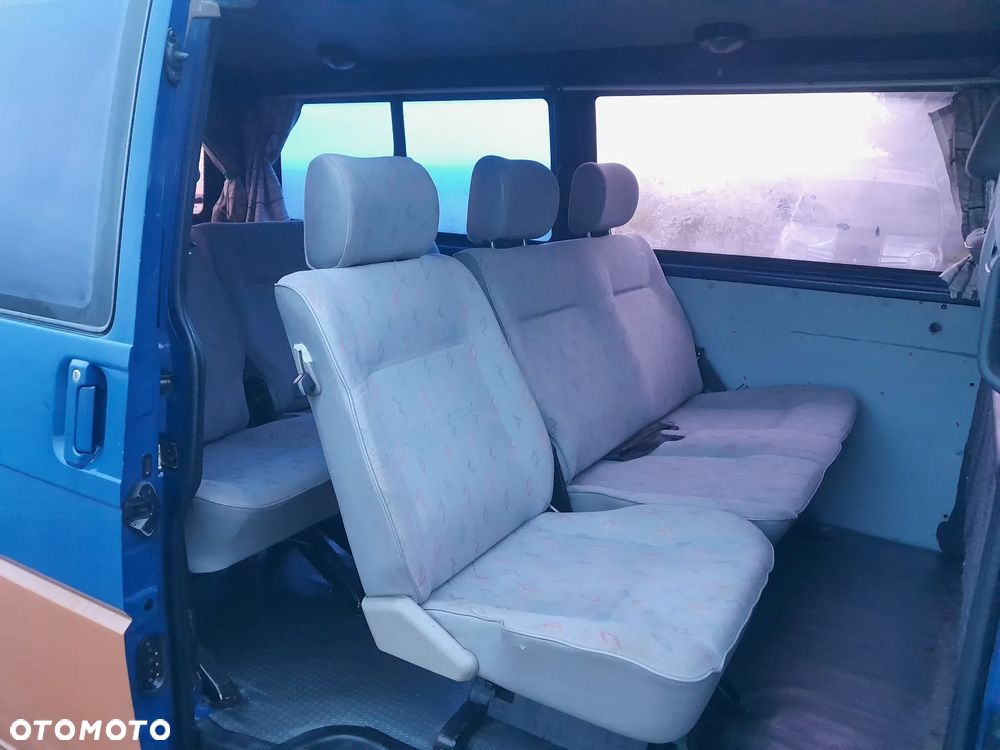 Volkswagen Caravelle GL - 10