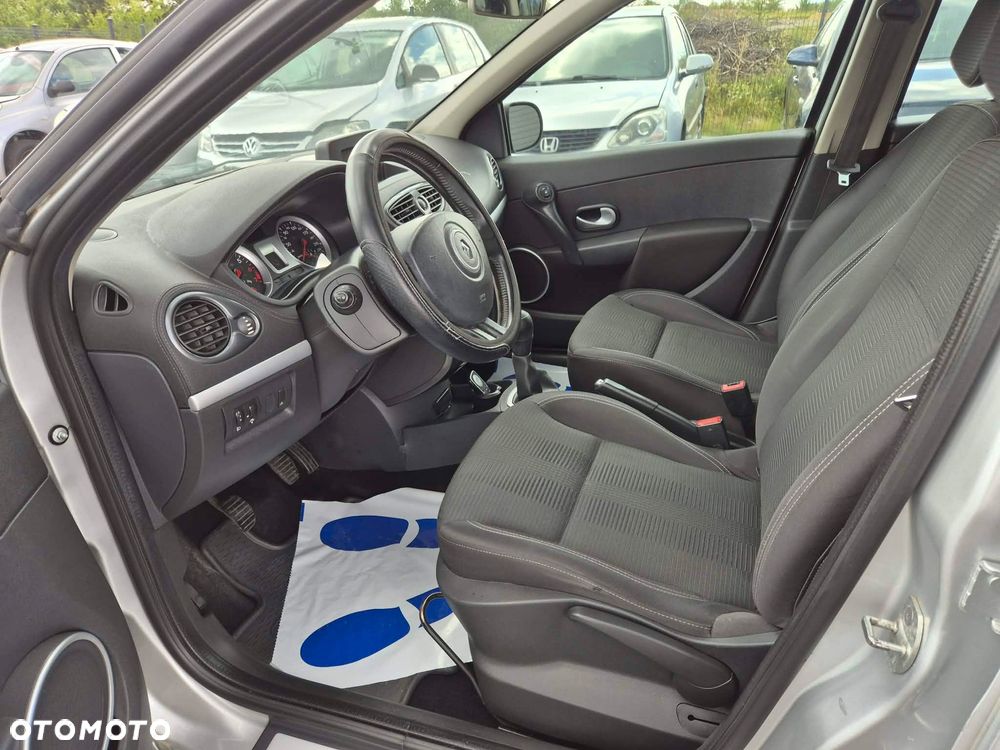 Renault Clio - 17
