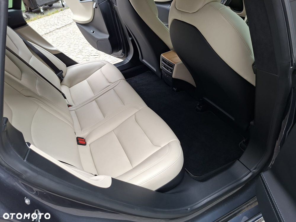 Tesla Model S Maximale Reichweite - 12