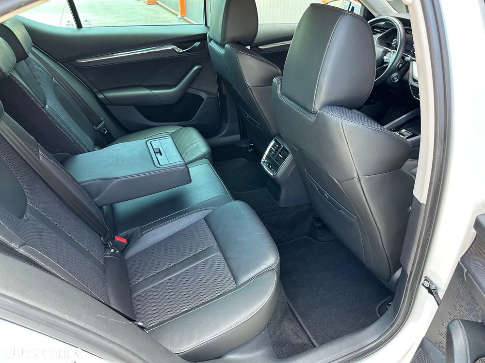 Skoda Octavia 2.0 TDI DSG Exclusive - 20