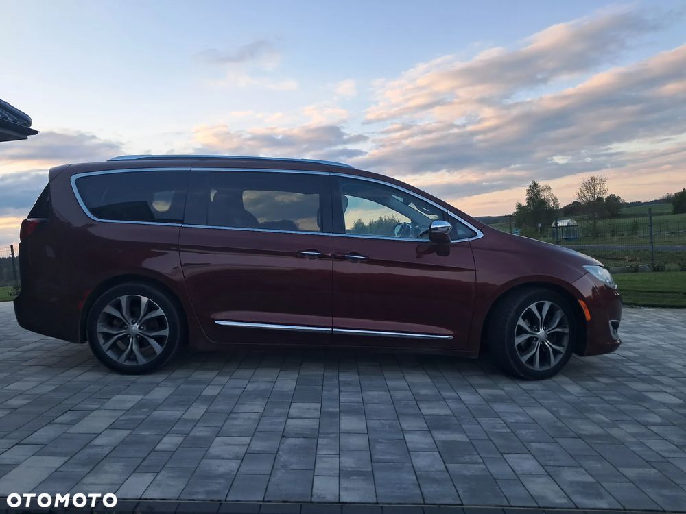 Chrysler Pacifica - 6