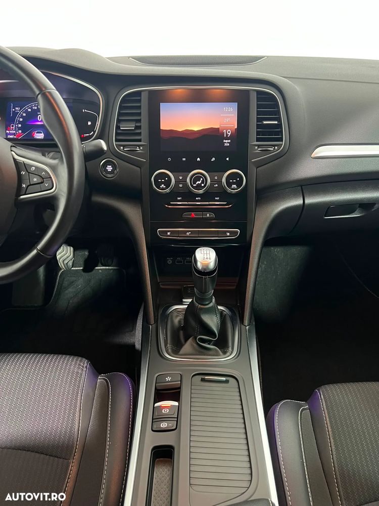 Renault Megane TCe 140 GPF Intens - 10