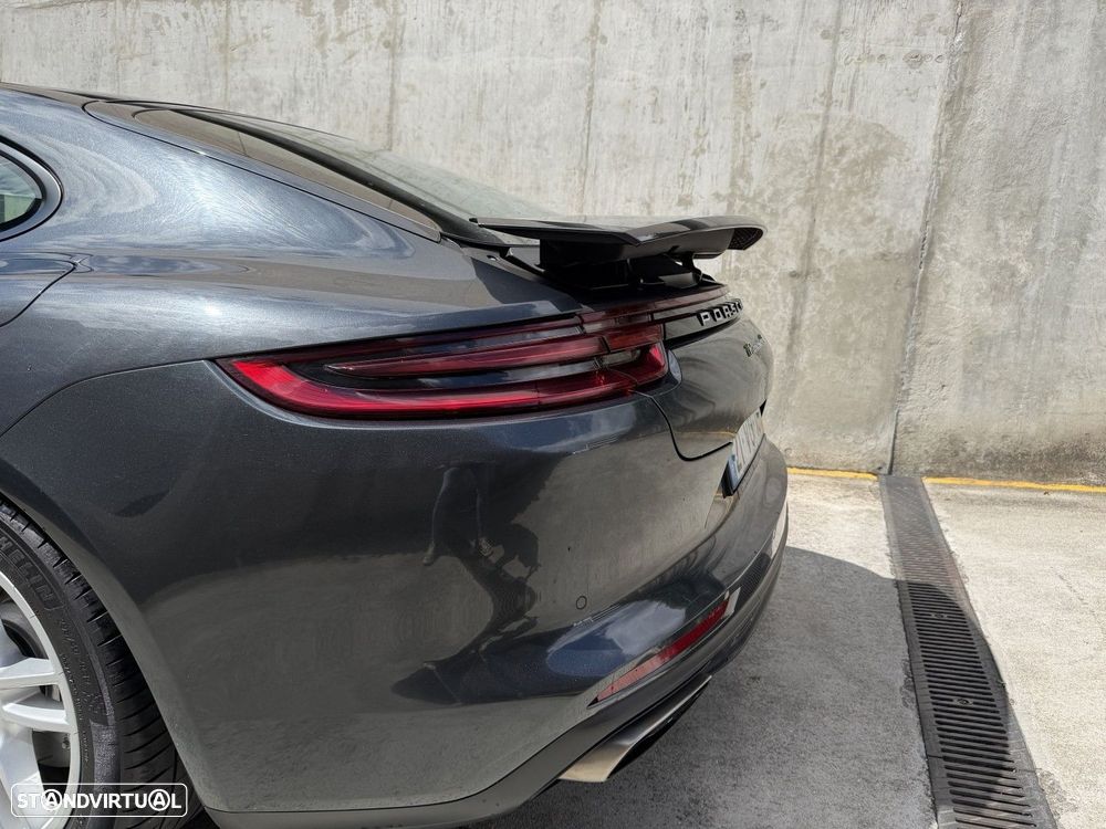 Porsche Panamera 4 E-Hybrid Platinum Edition - 16