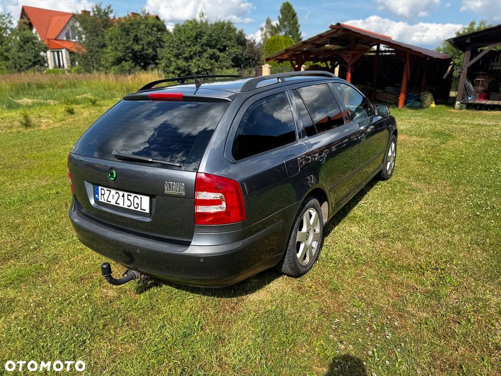 Skoda Octavia 1.9 TDI Elegance DSG - 4