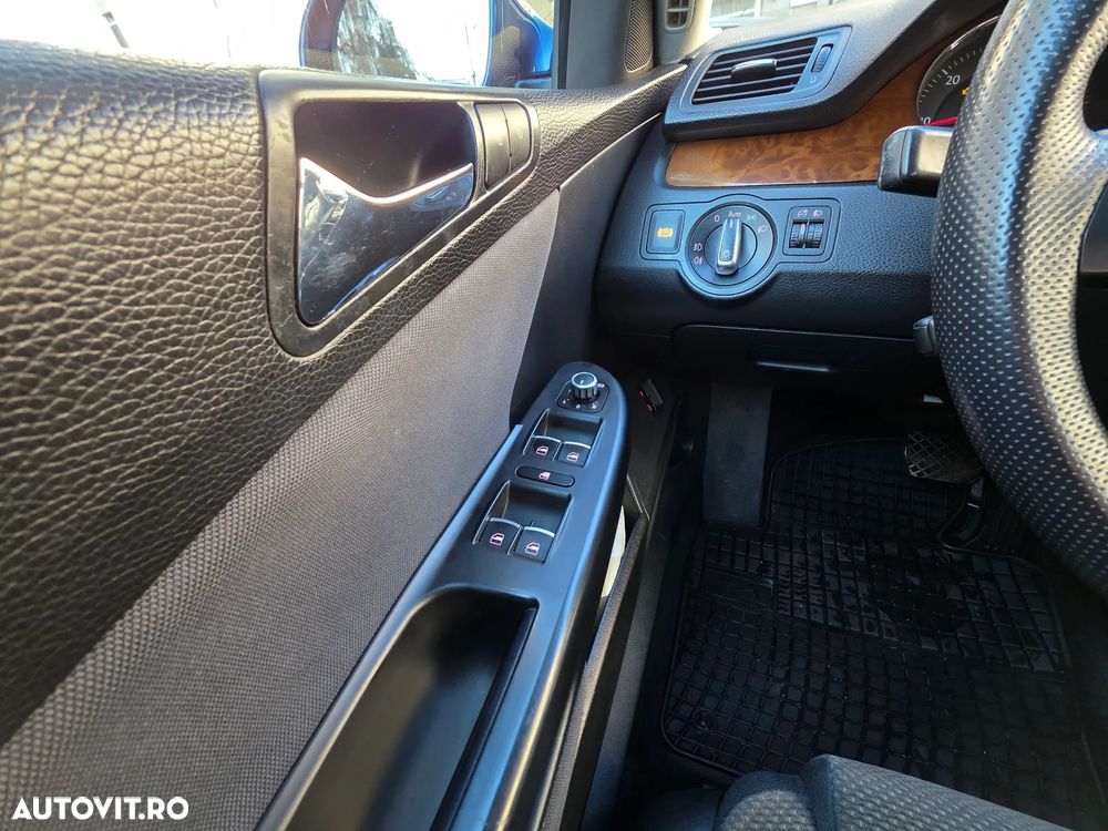 Volkswagen Passat 2.0TDI Comfortline DPF DSG - 17