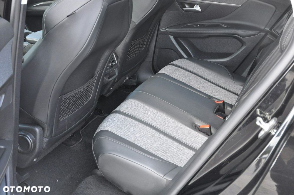 Peugeot 3008 BlueHDi 180 Stop & Start EAT8 Allure - 28