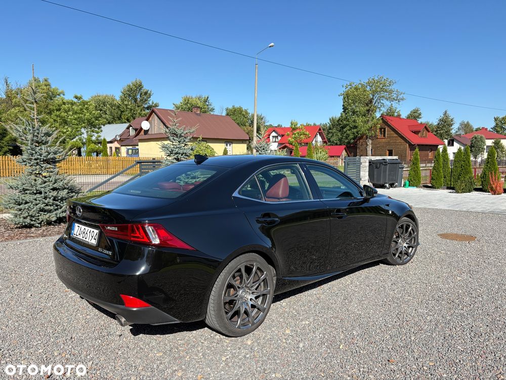 Lexus IS 200t / 300 F Sport - 6
