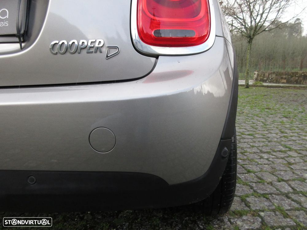 MINI 3 Portas Cooper D Auto - 16