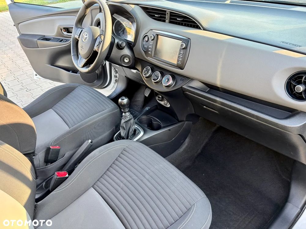 Toyota Yaris 1.5 Premium - 12
