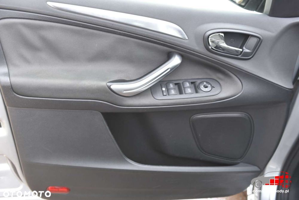 Ford S-Max - 12