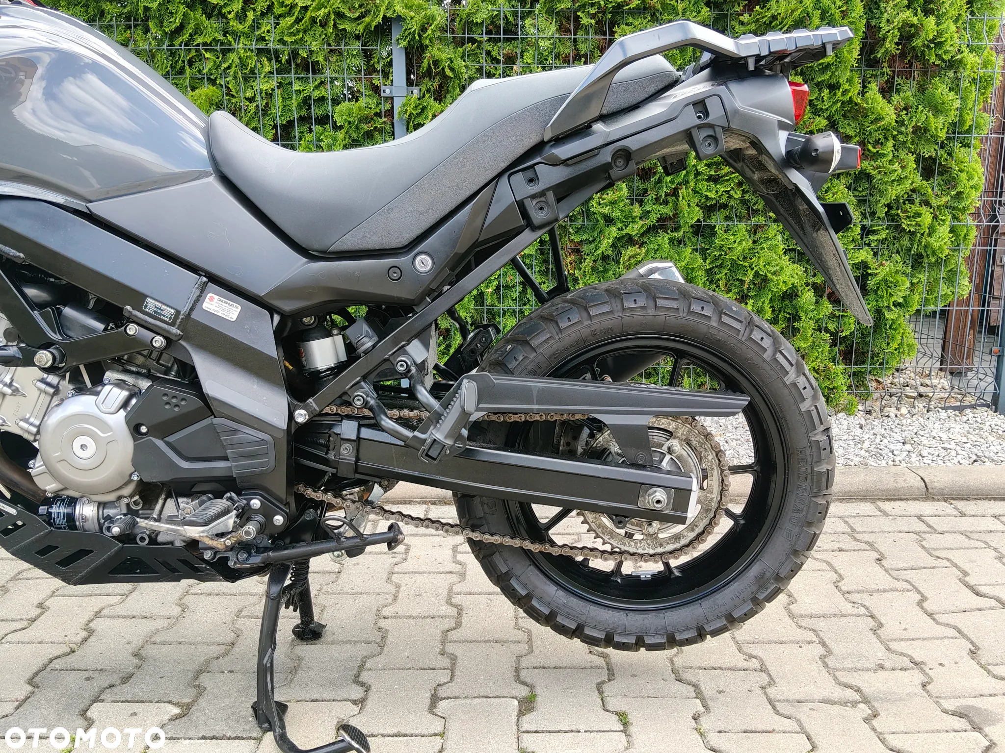 Suzuki V-STROM - 12