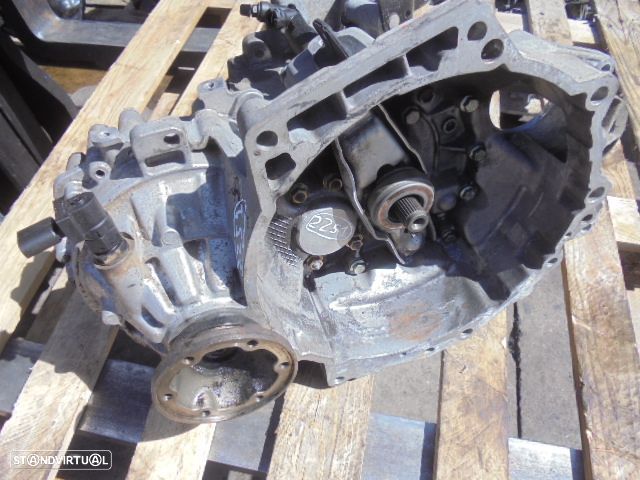 Caixa Velocidades FCH VW NEW BEETLE 1 CABRIOLET 1Y FASE 1 2004 1.6I 102CV 2P VERDE GASOLINA 5 VELOCIDADES - 4