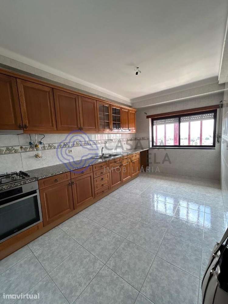 Apartamento T3 em Setúbal – Arrendamento - Grande imagem: 2/33