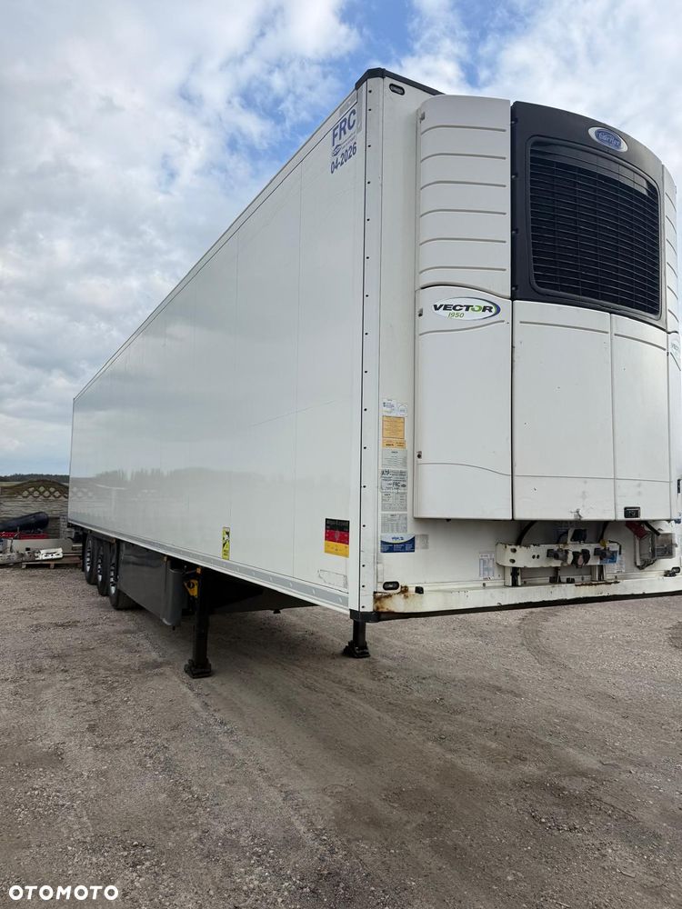 Schmitz Cargobull SKO 24 - 1